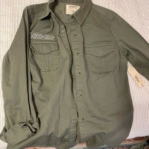 Arizona jeans women’s shirt… size large army, green… brand new with